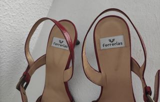 Sandalias tacón medio rojo burdeos Ferrerias, 40
