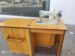 Máquina de coser Sigma antigua modelo 110.