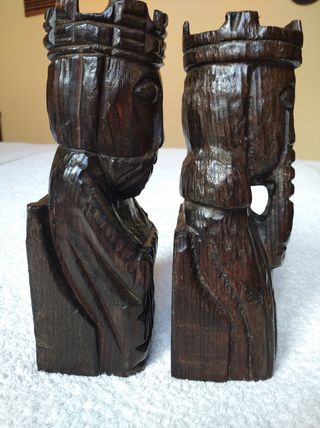 LOTE 2 FIGURAS REYES CATÓLICOS MADERA MACIZA