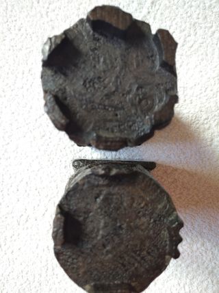 LOTE 2 FIGURAS REYES CATÓLICOS MADERA MACIZA