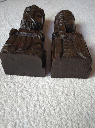 LOTE 2 FIGURAS REYES CATÓLICOS MADERA MACIZA
