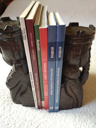 LOTE 2 FIGURAS REYES CATÓLICOS MADERA MACIZA