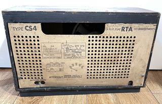 Radio antigua de madera