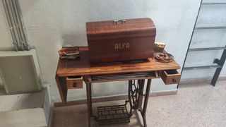 Máquina de coser Alfa Royale 63