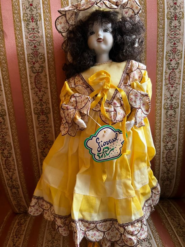 Bambola biscuit nuova con etichetta