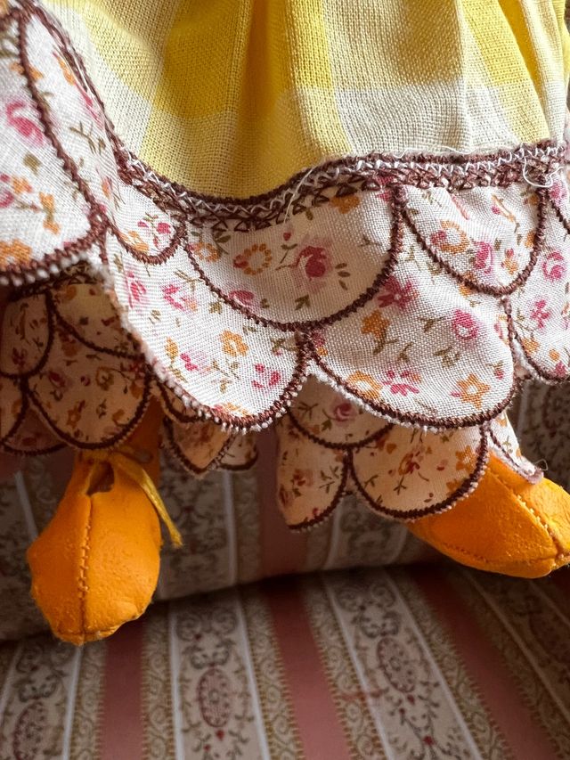 Bambola biscuit nuova con etichetta