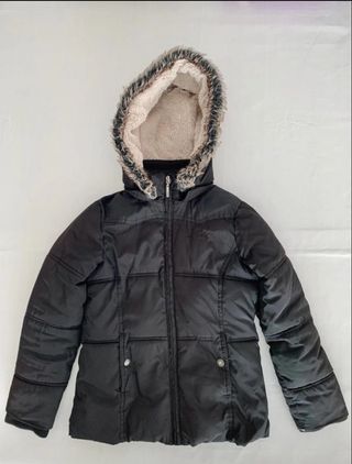 Abrigo de niña marca Levi's