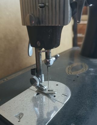 MÁQUINA DE COSER SINGER 99