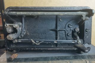 MÁQUINA DE COSER SINGER 99