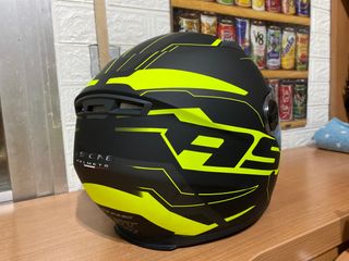 Casco nuevo Astone con su funda y su caja