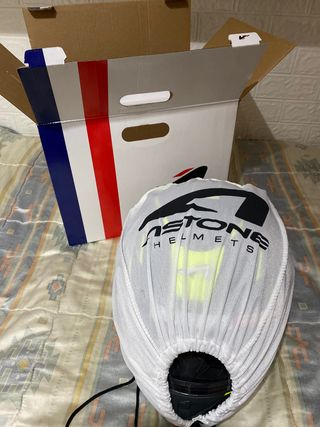 Casco nuevo Astone con su funda y su caja
