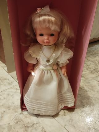 Helen primera comunión de Famosa años 90