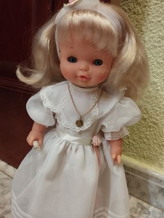 Helen primera comunión de Famosa años 90