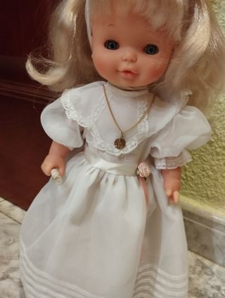 Helen primera comunión de Famosa años 90