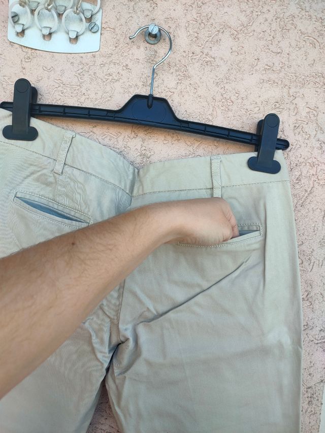 Pantalón tipo chino beige Benetton