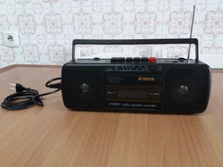 Radio cassett Stereo recorder.- marca Tensai, tamb