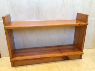 Estantería de madera .venta en persona.