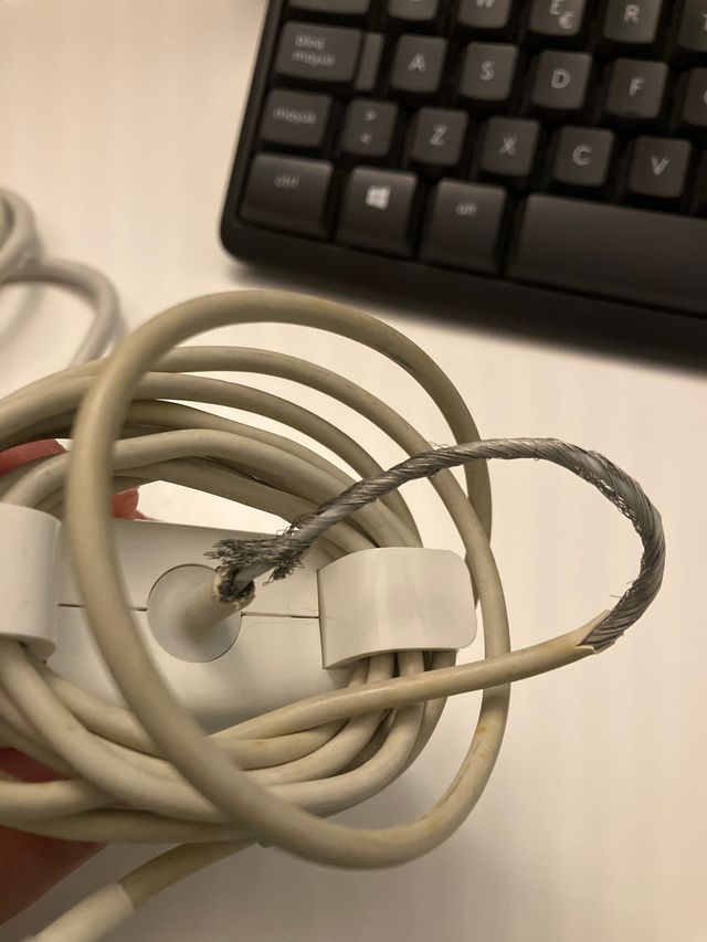 Apple Cargador 60W magsafe powe adapter