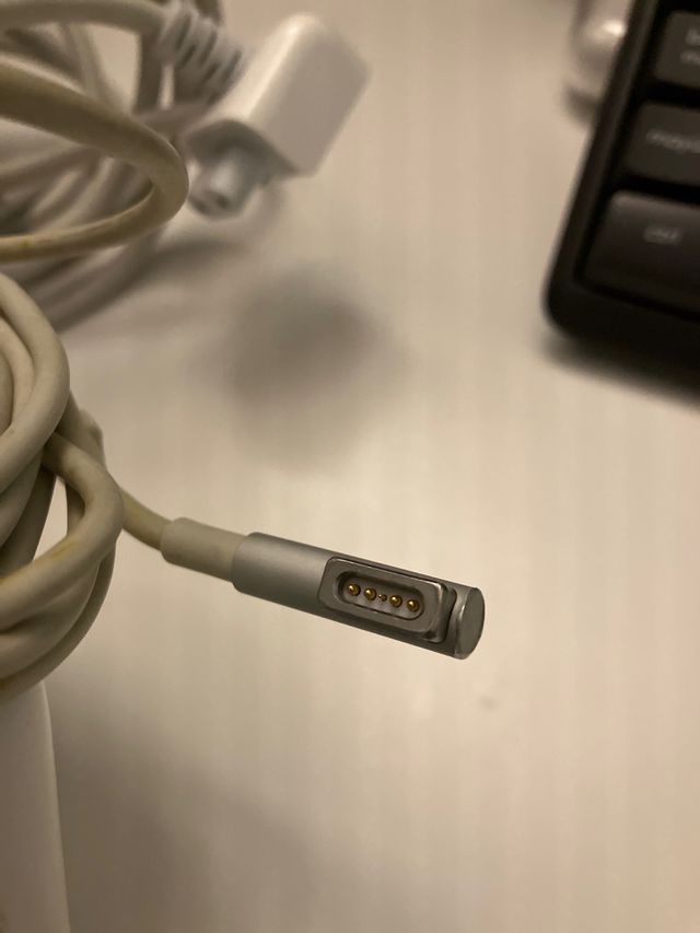 Apple Cargador 60W magsafe powe adapter