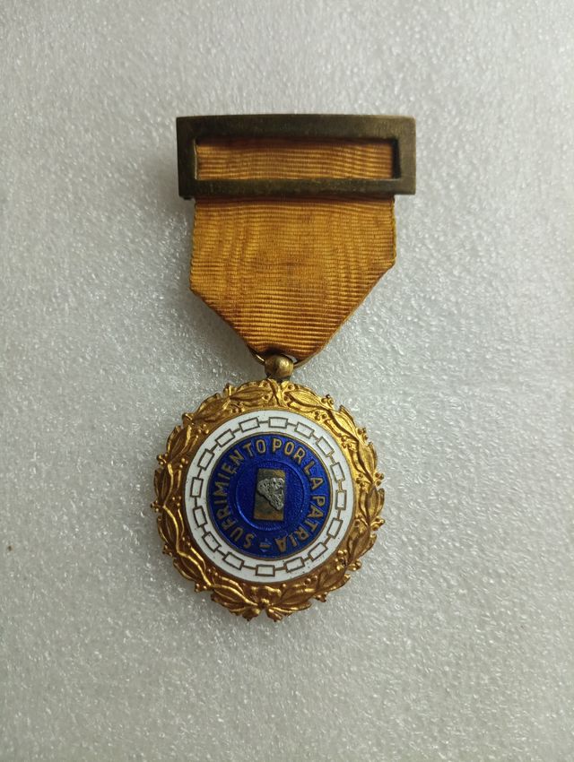 MEDALLA SUFRIMIENTO POR LA PATRIA + REGALO  CARTER