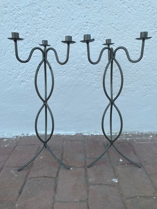Lote de dos candelabros
