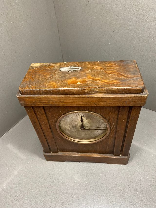 Reloj / Caja de Caudales Banco Vitalicio.