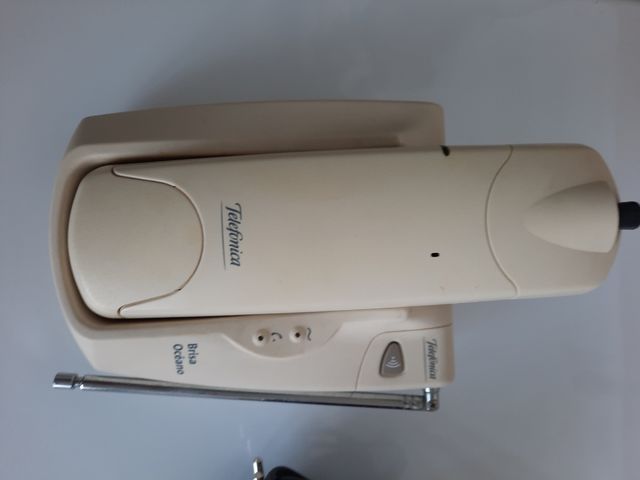 Telefono inalambrico vintage.