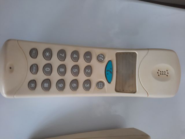Telefono inalambrico vintage.