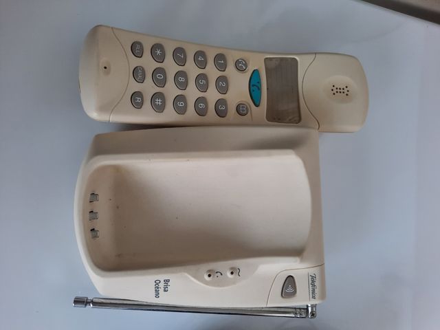 Telefono inalambrico vintage.