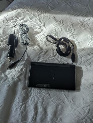 Nintendo DS lite + funda + 4 juegos + accesorios
