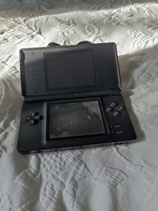 Nintendo DS lite + funda + 4 juegos + accesorios