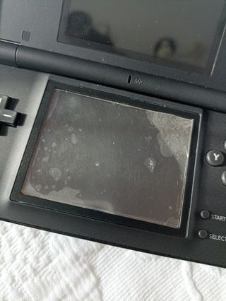 Nintendo DS lite + funda + 4 juegos + accesorios