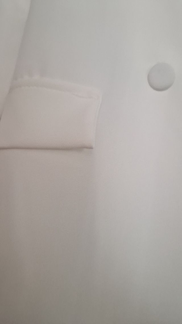 Son prendas nuevas con sus etiquetas