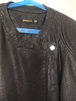 cazadora polipiel Straudivarius, nueva, talla M, 2