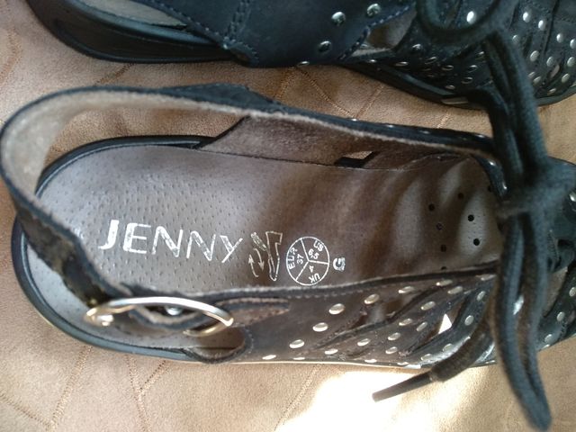 Sandalia de piel Yenny N. 37 o 37,5