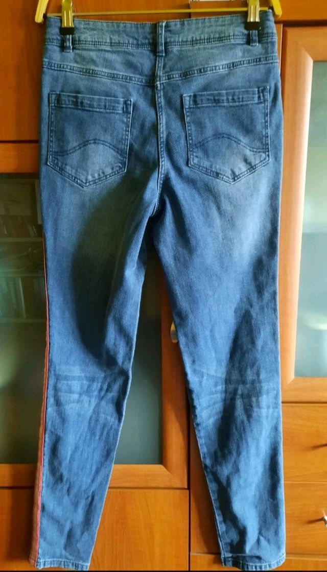 Pantalon+camiseta manga larga.