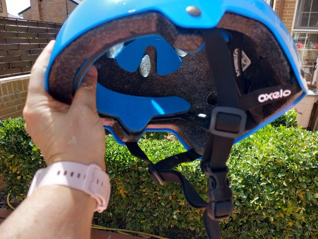 Casco azul infantil, bici, patines, monopatín... 