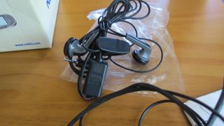 NOKIA 2760 CON TODOS SUS ACESORIOS