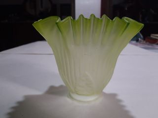 Tulipas varias de cristal muy antiguas y plafón.