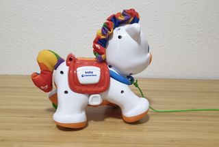 Baby Pony Clementoni, juguete de arrastre