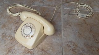 Teléfono antiguo