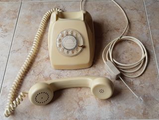 Teléfono antiguo
