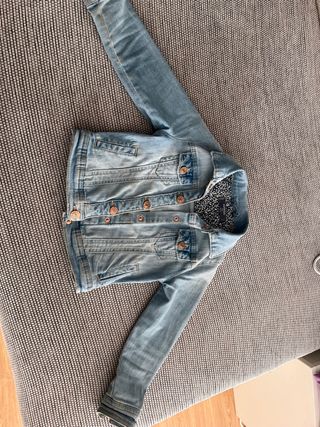 Cazadora vaquera niña Mango talla 4-5