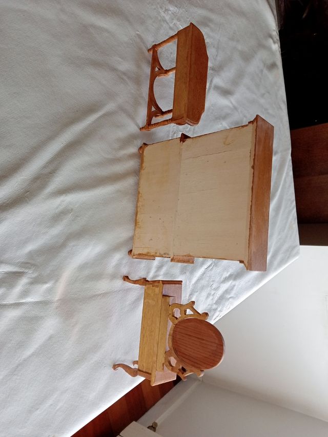 Muebles casa de muñecas