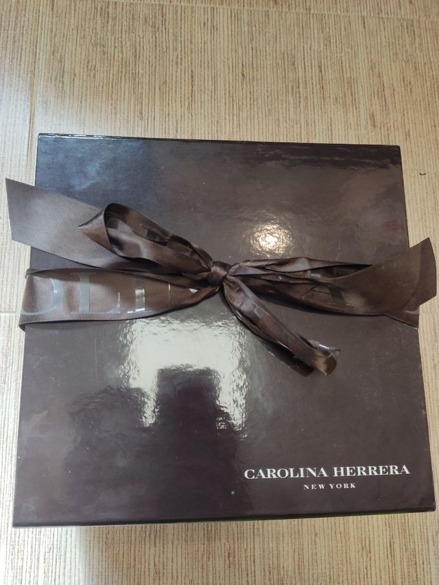 Caja Carolina Herrera