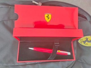 Kit Ferrari auténtico 