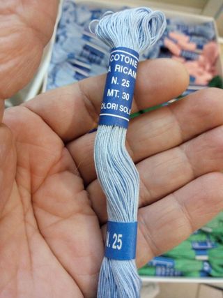 vendo matassine in cotone per ricamare