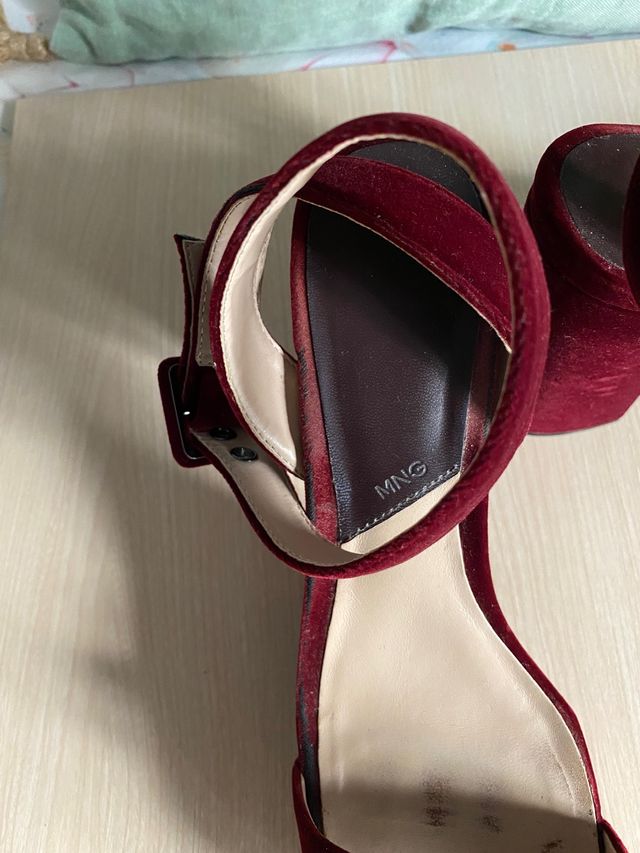 Sandalias tacón Mango. Talla 40
