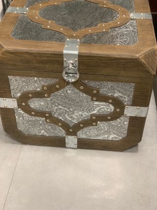 Baul de madera y metal nuevo a estrenar