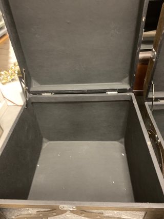 Baul de madera y metal nuevo a estrenar